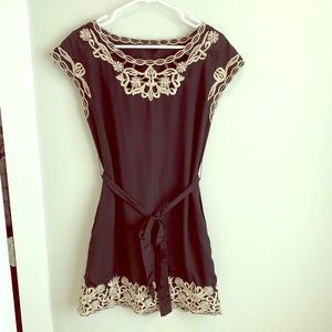 Black dress tie waist cream hem details size Xs